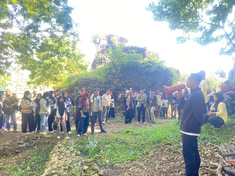 Dihadiri Ratusan Peserta, GenPi Maros Gelar Explore Adventure di Istana Karst Bontolempangan