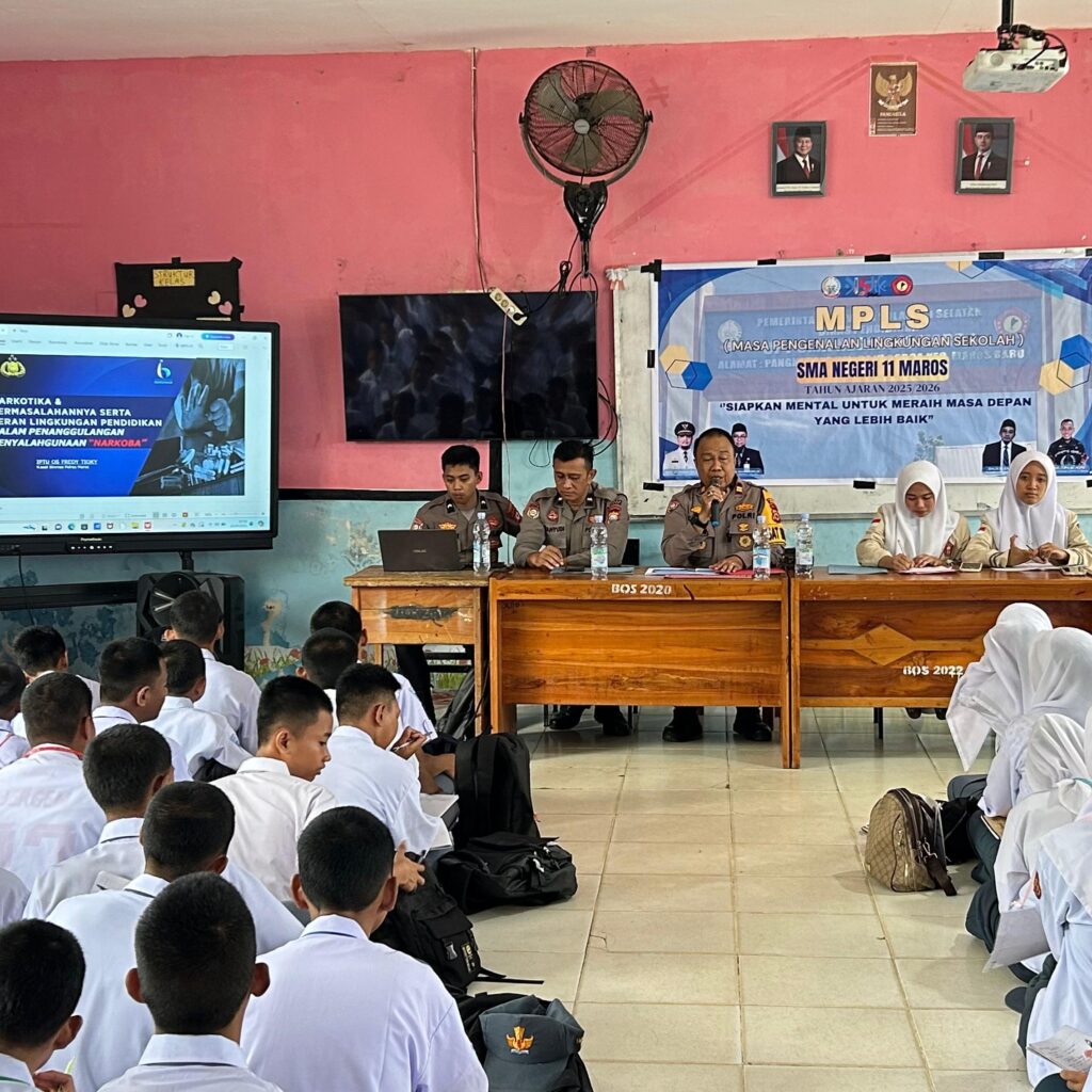 Sat Binmas Polres Maros Sosialisasi Bahaya Narkoba di Kalangan Pelajar SMA