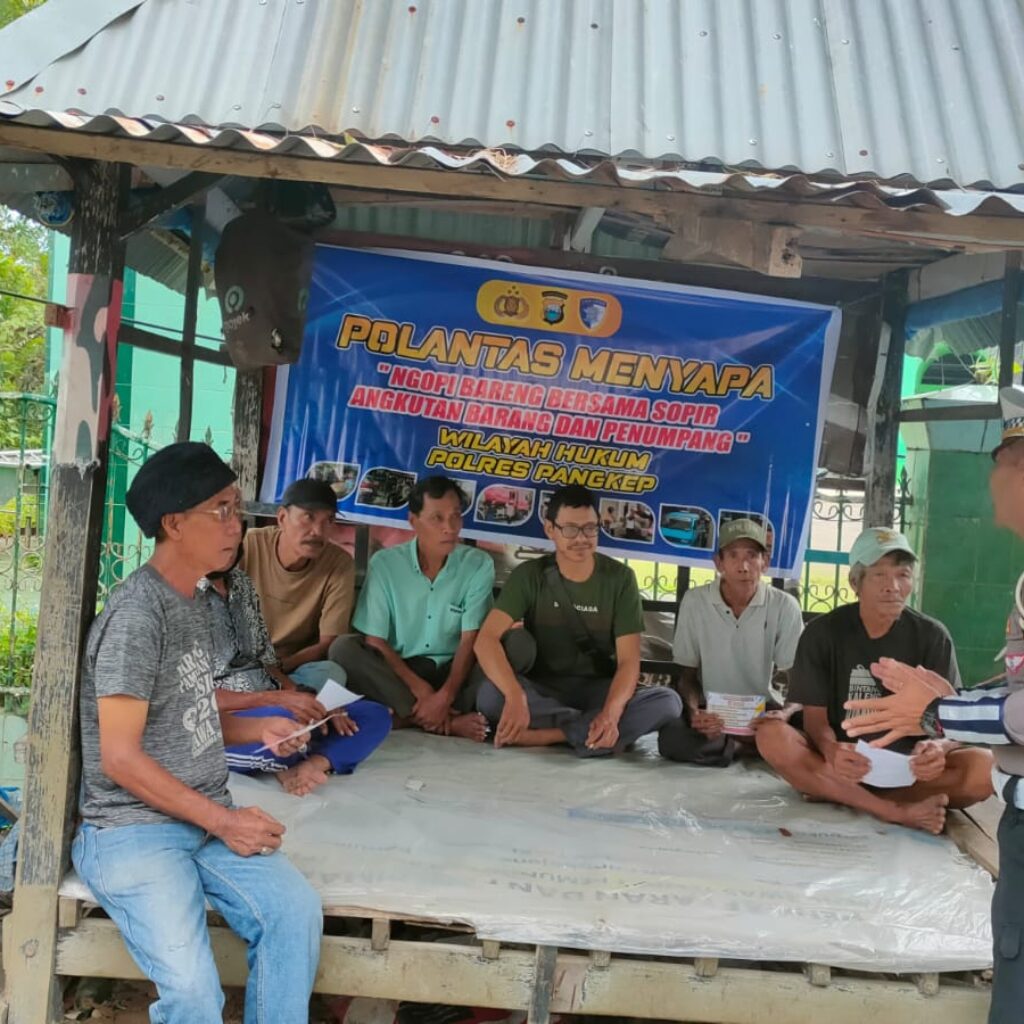 Satlantas Polres Pangkep Laksanakan Kegiatan “Polantas Menyapa