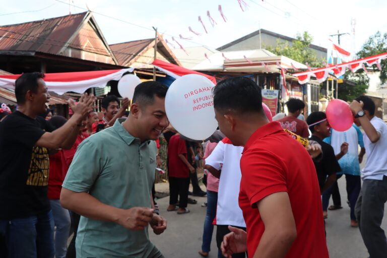 Meriah, Kapolres Maros Ikut Semarakkan HUT Kemerdekaan Bersama Warga Jalan Pemuda