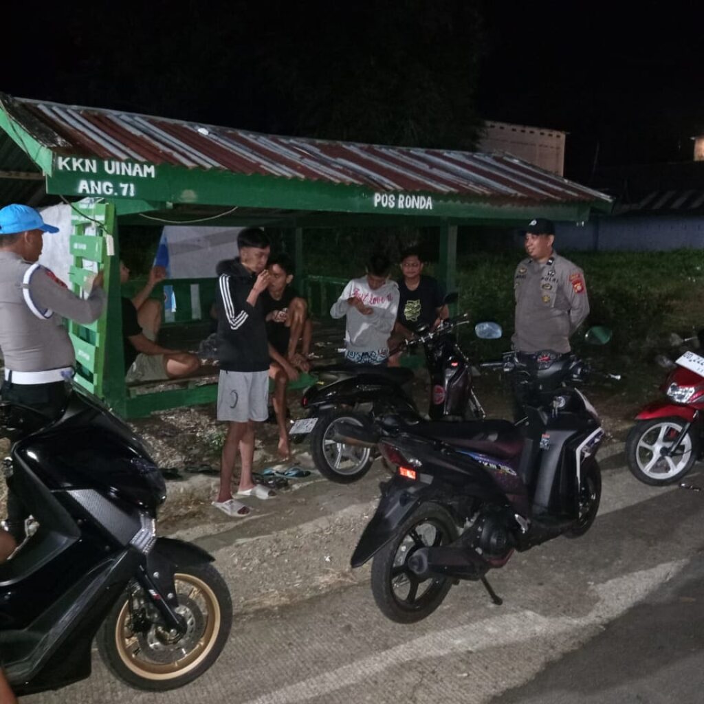 Polsek Labakkang Laksanakan Patroli Blue Light untuk Meningkatkan Keamanan dan Kenyamanan