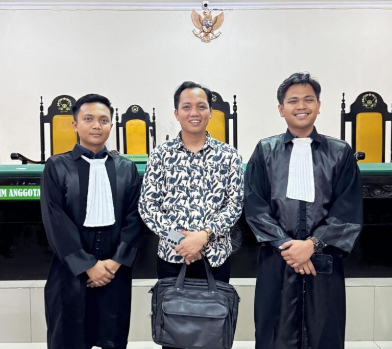 Terbitkan SPPP Menjelang Putusan, Termohon Praperadilan Kapolres Bone Cq. Kapolsek Amali Kalah Sebelum Putusan.