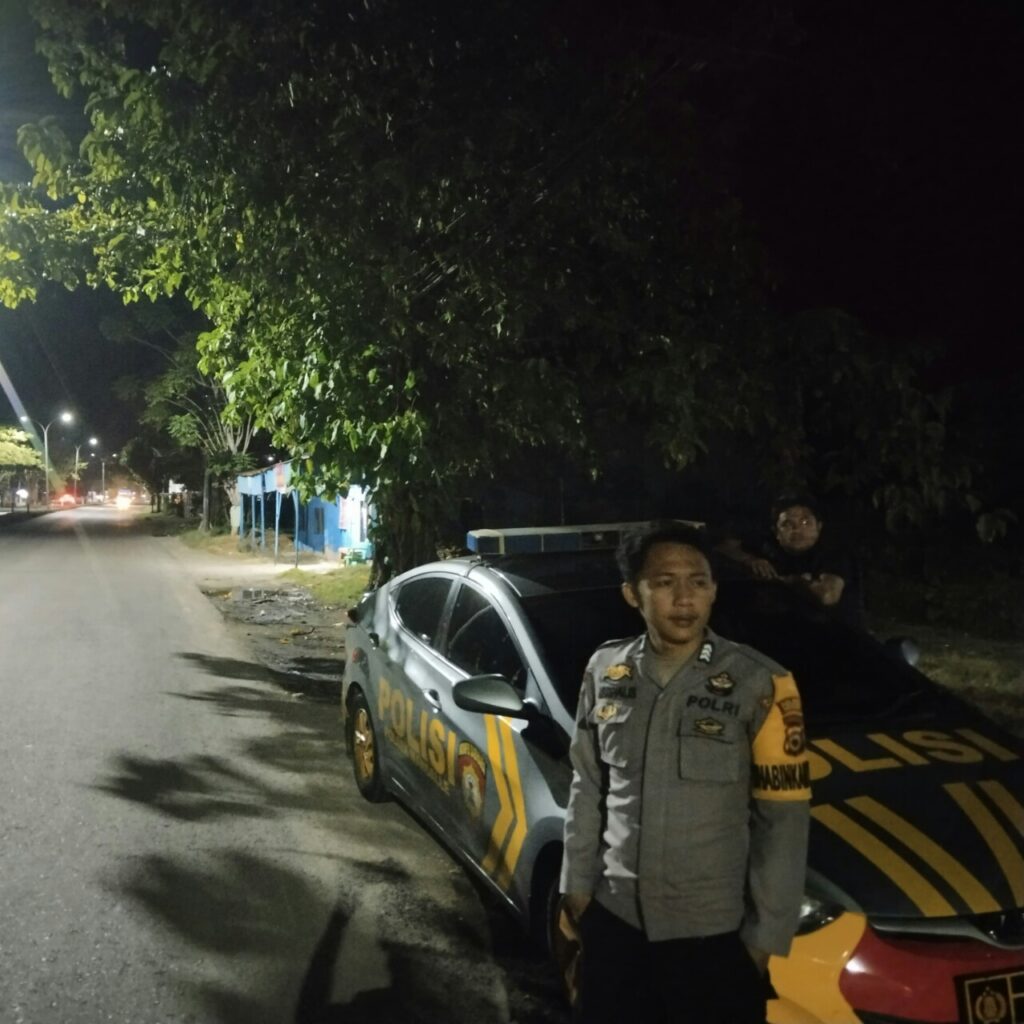Polsek Mandalle Gelar Patroli Malam, Ciptakan Rasa Aman Warga