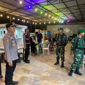 Sinergitas Polsek dan Koramil Tanete Riaja: Patroli Gabungan untuk Keamanan Wilayah