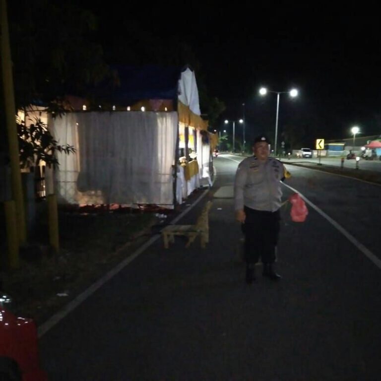 Bhabinkamtibmas Polsek Ma’rang Hadiri dan Amankan Pesta Pernikahan Warga, Pererat Silaturahmi Polri dan Masyarakat