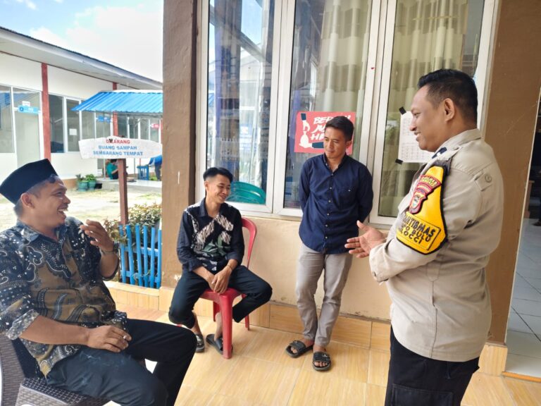 Perkuat Sinergitas, Bhabinkamtibmas Tompo Bulu Aktif Sambangi Warga dan Sampaikan Himbauan Kamtibmas