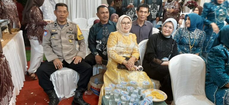 Bhabinkamtibmas Kelurahan Tonasa Hadiri Hajatan Warga, Pererat Silaturahmi dan Jaga Kamtibmas
