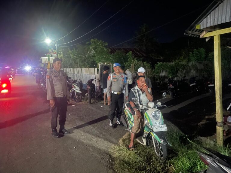 Patroli Blue Light Polsek Balocci Beri Himbauan Keamanan kepada Masyarakat