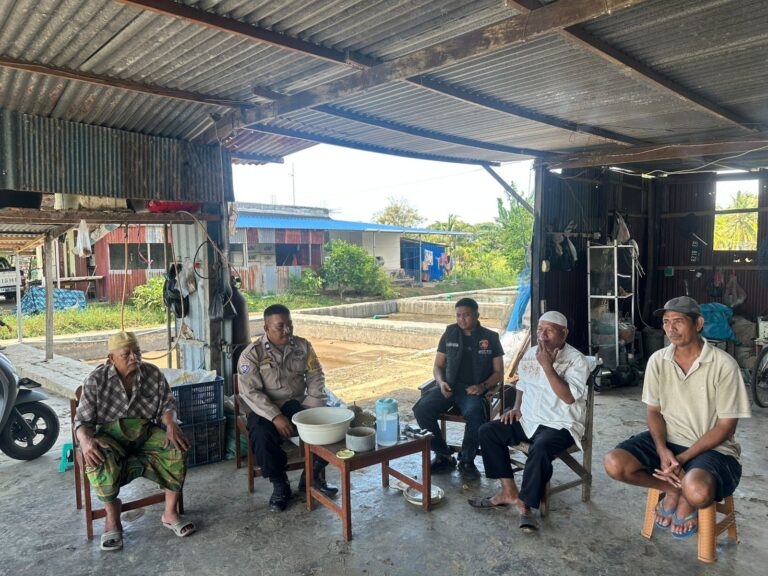 Bhabinkamtibmas Polsek Ma’rang Aktif Jalin Silaturahmi dengan Warga, Sampaikan Pesan Kamtibmas