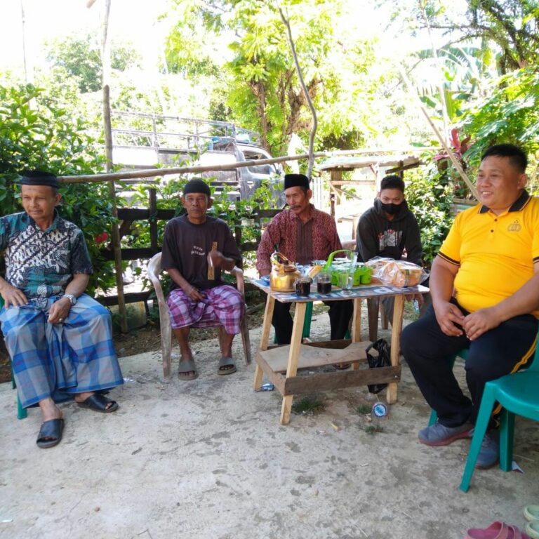 Giat Sambang, Bhabinkamtibmas Polsek Ma’rang Aktif Jalin Kemitraan dengan Warga untuk Jaga Kamtibmas