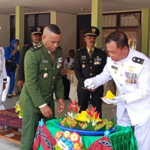 Peringatan HUT ke-80 TNI di Sikka: Panglima TNI Soroti Soliditas dan Etika Bermedia Sosial