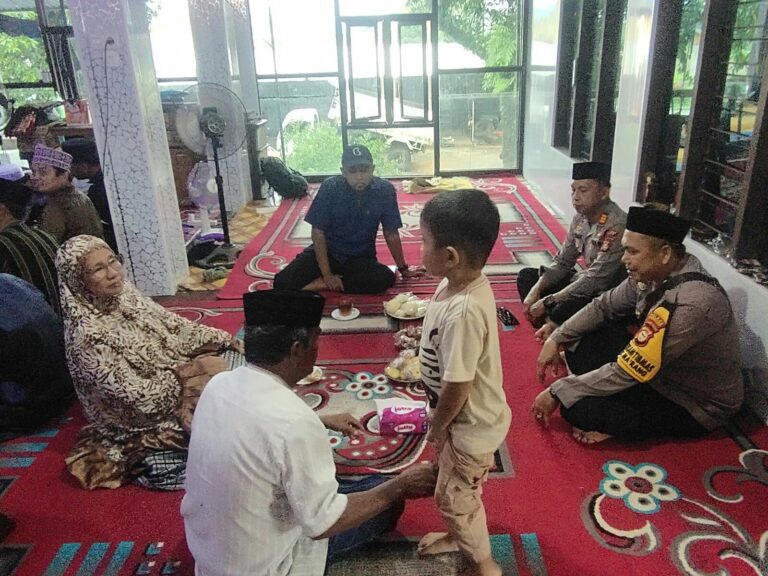Kapolsek Ma’rang Hadiri Tahlilan Sentuh Hati Warga dengan Kehadiran yang Menguatkan