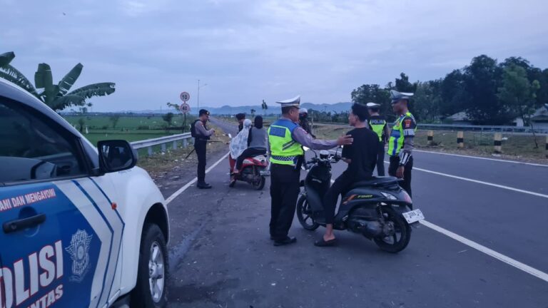 Antisipasi Balap Liar Selama Ramadan, Polres Maros Pantau Kegiatan Asmara Subuh Di Jalbar.
