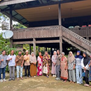 Desa Paccekke Jadi Lokus Program Host Family Mahasiswa Asing Unhas