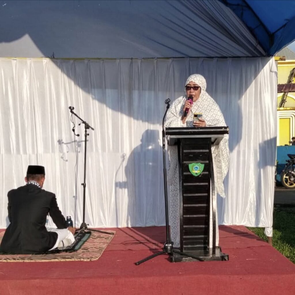 Shalat Idul Fitri di Moncongloe Berlangsung Khidmat, Camat Bacakan Sambutan Bupati Maros.