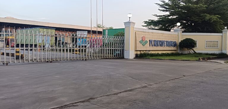 Keselamatan dan Kesehatan Kerja (K3) di PT. New Hope Indonesia Makassar: Sosialisasi dan Penerapan yang Efektif.