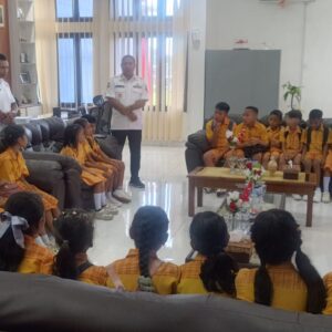30 Siswa SDI Santo Yoseph Wisata Literasi di Kantor Bupati Sikka