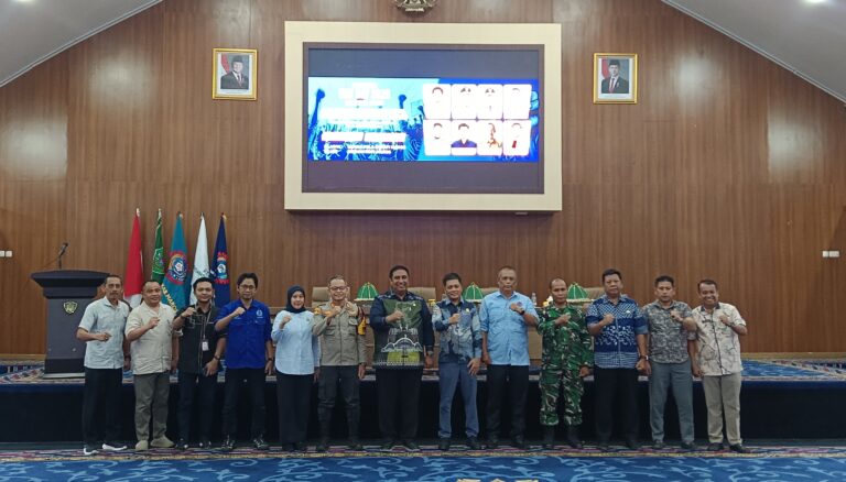 Bupati Maros Hadiri Sosialisasi Perda Ketenagakerjaan, Maros Perkuat Sinergi Pekerja, Pengusaha, dan Pemerintah. 