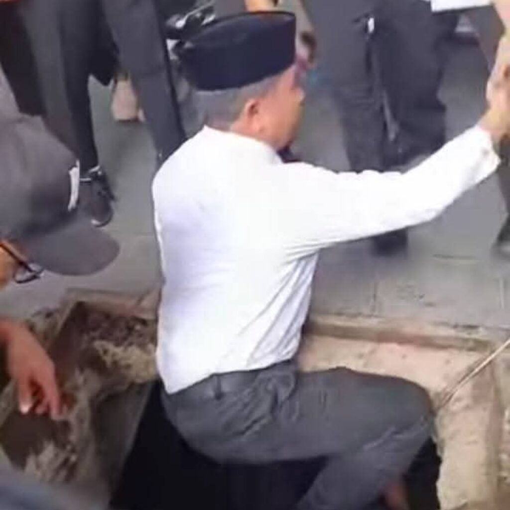 Wali Kota Parepare Sidak Got Tersumbat, Gerak Cepat Keruk 4 Truk Sedimen di Jalan Lahalede