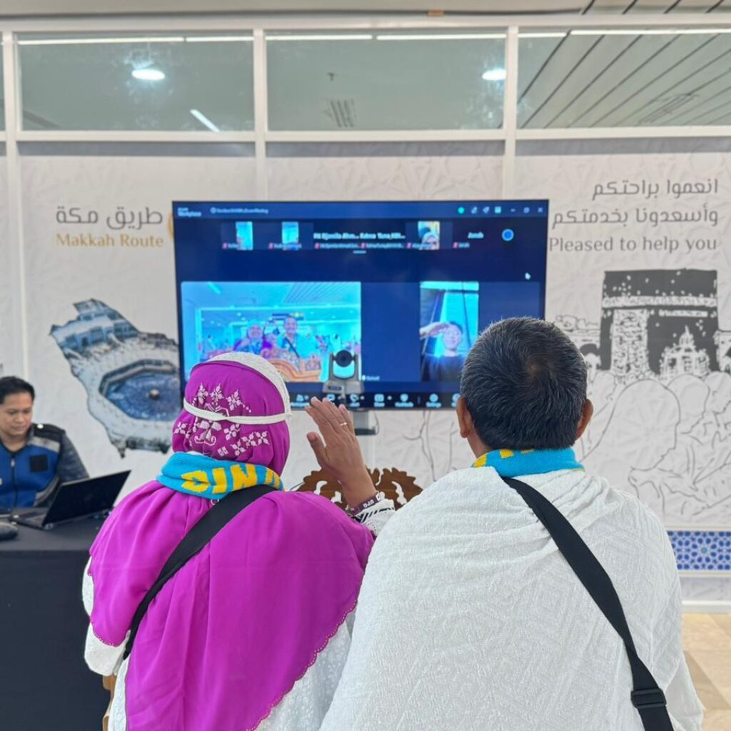 Bandara Internasional Sultan Hasanuddin Sukses Berangkatkan 16.728 Jemaah Haji, Hadirkan Inovasi Fasilitas Komunikasi Virtual antara Jemaah dan Keluarga.