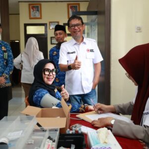 Peringati Hari Donor Darah Sedunia, Bupati Barru Donor Darah dan Ajak Masyarakat Rutin Berdonor