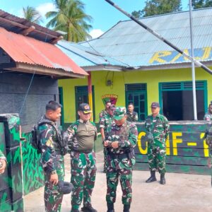 Irdam XXIV/MT Brigjen TNI Dwi Endro Sasongko Tinjau Langsung Pos Kotis dan Pos Mur Satgas Pamtas Kewilayahan Yonif 123/Rajawali di Papua Selatan