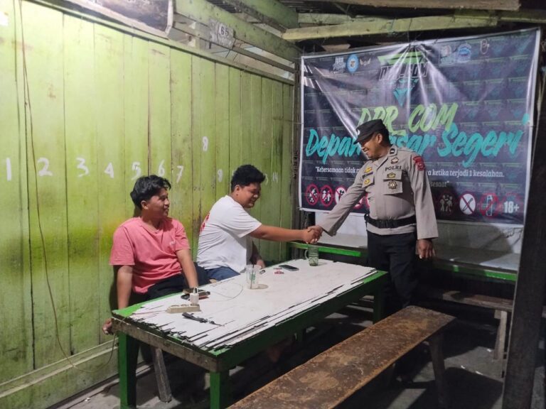 Pererat Silaturahmi dan Serap Informasi, Polsek Segeri Gencar Sambang Warga Jaga Kamtibmas