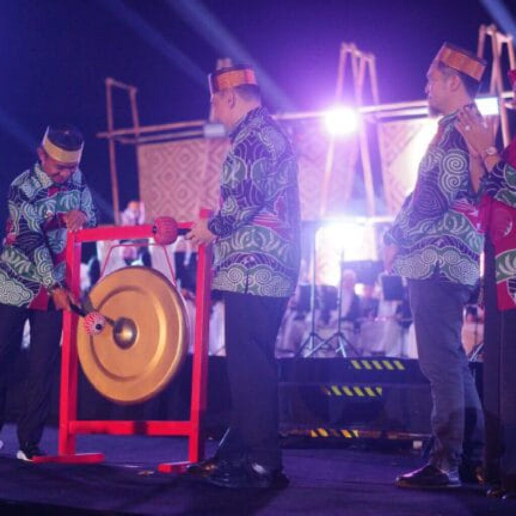 Lapangan Merdeka Jadi Panggung Agung, Gau Maraja 2026 Resmi Dibuka di Watampone
