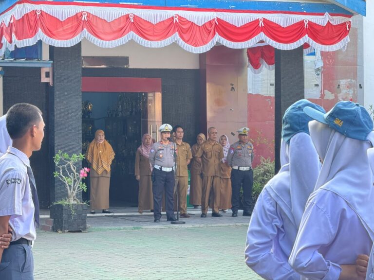 Police Goes to School, Satlantas Polres Maros Edukasi Pelajar tentang Keselamatan Berlalu Lintas.