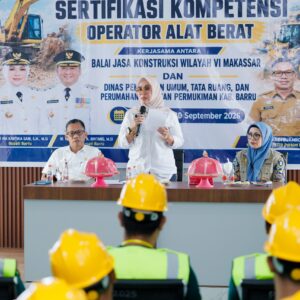 Gandeng Balai Jasa Konstruksi Makassar, Pemkab Barru Cetak Operator Alat Berat Lokal Bersertifikat