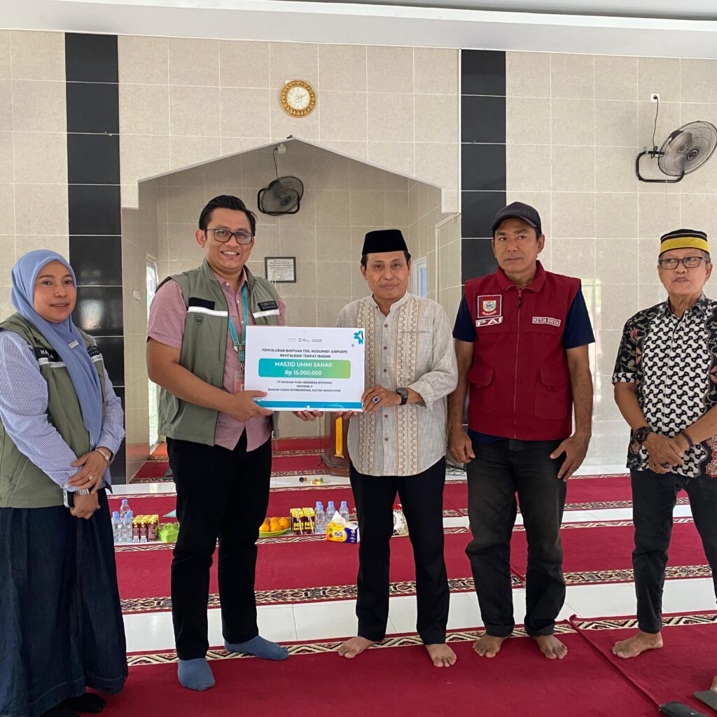 InJourney Airports Salurkan Rp177,5 Juta untuk Dukung Pendidikan dan Rumah Ibadahdi Sekitar Bandara Internasional Sultan Hasanuddin.
