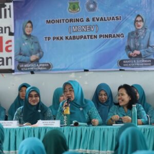 Sri Widiati Pimpin TP PKK Pinrang Monev TP PKK ke Mattiro Bulu